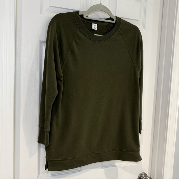 Old Navy and Athletic Women Long Sleeve Shirt & Hoodie Sweatshirt Bundle XS - Picture 5 of 17